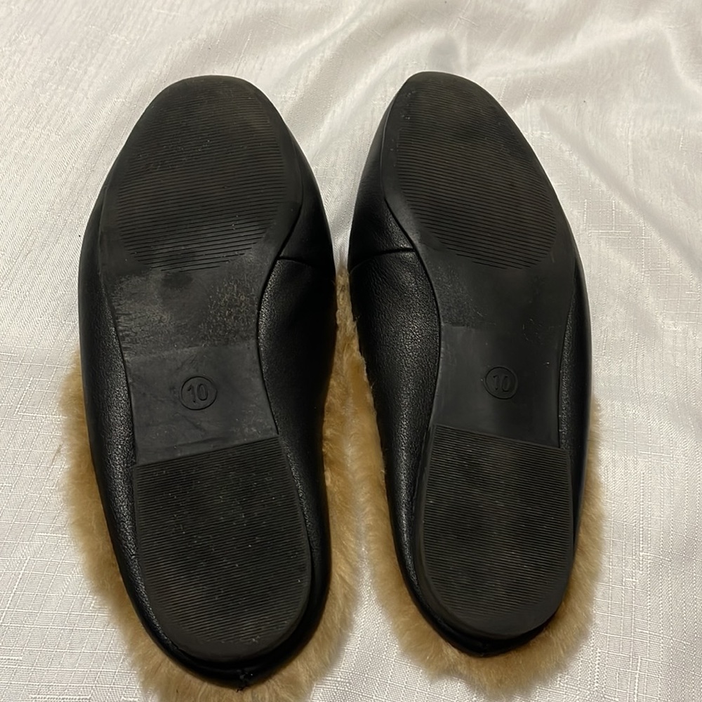 a. New day slip on shoes size 10 - Picture 5 of 7